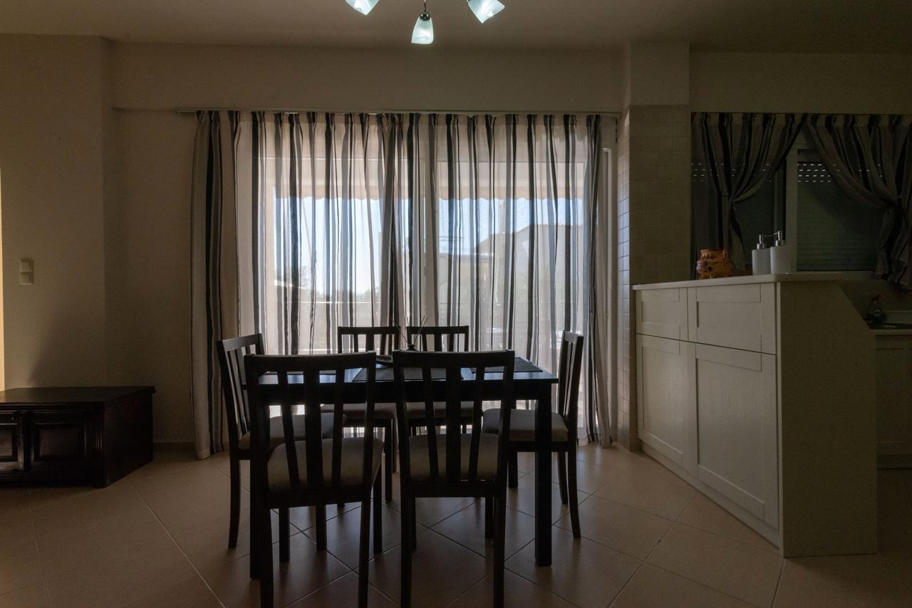 Grand Suites With Private Pools Kalamata Exterior photo